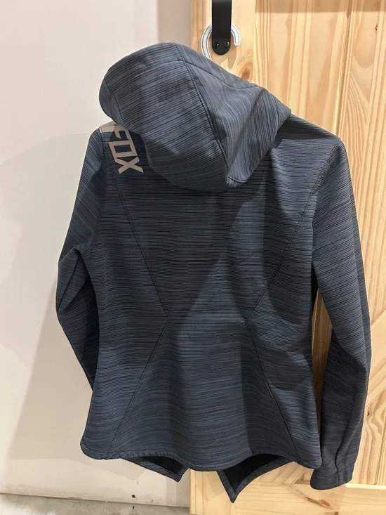 M size Women’s Fox Spring/Fall jacket - Picture 2 of 3